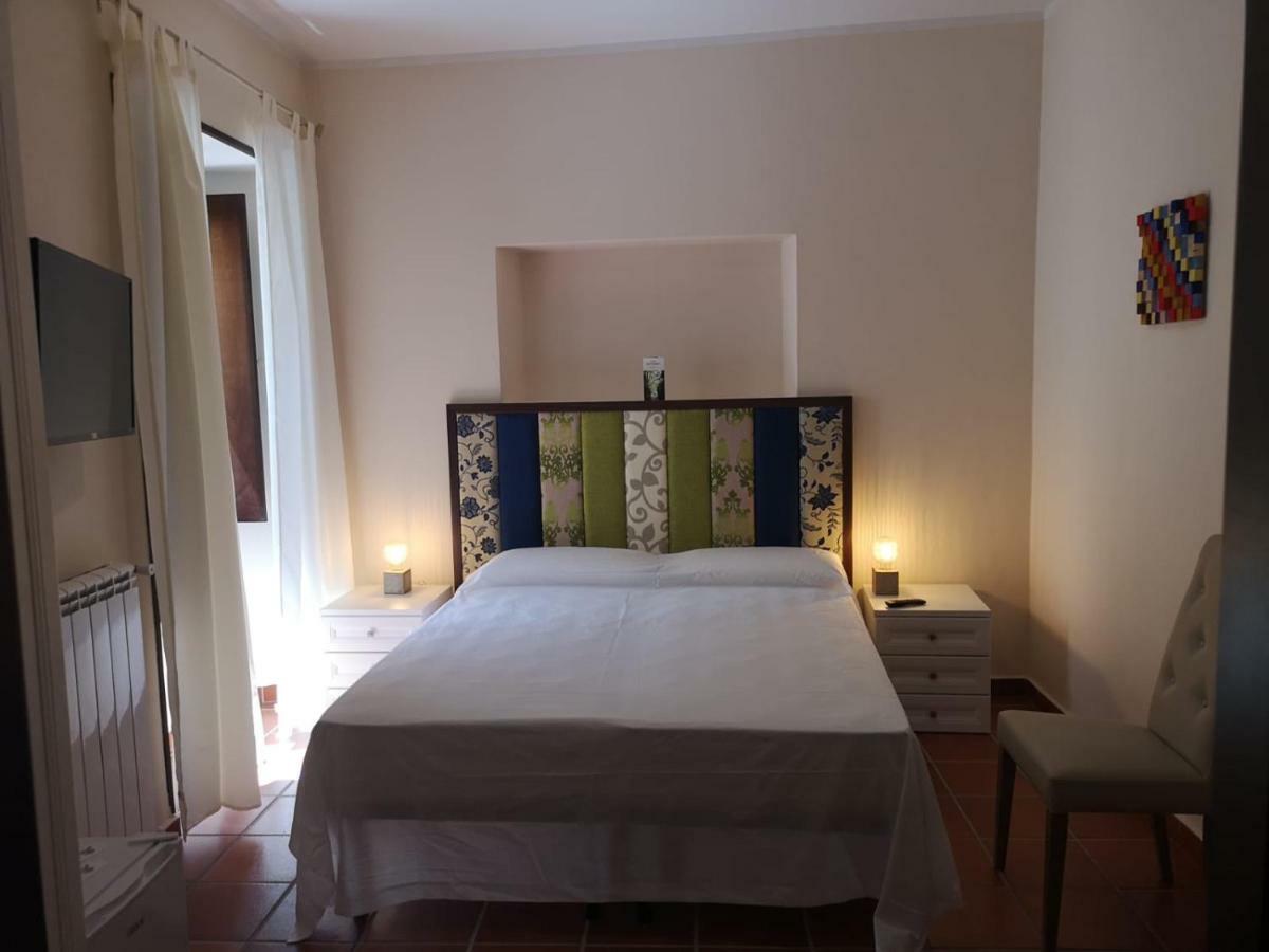 Le Vie Mediterranee Torre di Ruggiero ภายนอก รูปภาพ